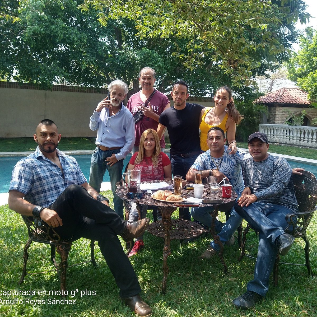 arnulforeyes77's tweet photo. Mis compañeros #GuillermoIván  #MarioZaragoza  #LuisFernandoPeña  #FernandoBanda #GabrielaZas todos grabando y disfrutando en #Chiapas https://t.co/v6UoVrNXW7