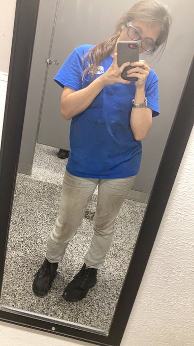 Pre-med working what is hopefully my last non-medical / healthcare related job. Lol. #MTTTT 😋💜 Ready<a href="/tag/mtttt"class="tags"><span>#mtttt</span></a><a href="/tag/nationalpremedday2021"class="tags"><span>#nationalpremedday2021</span></a><a href="/tag/npd2021"class="tags"><span>#npd2021</span></a>