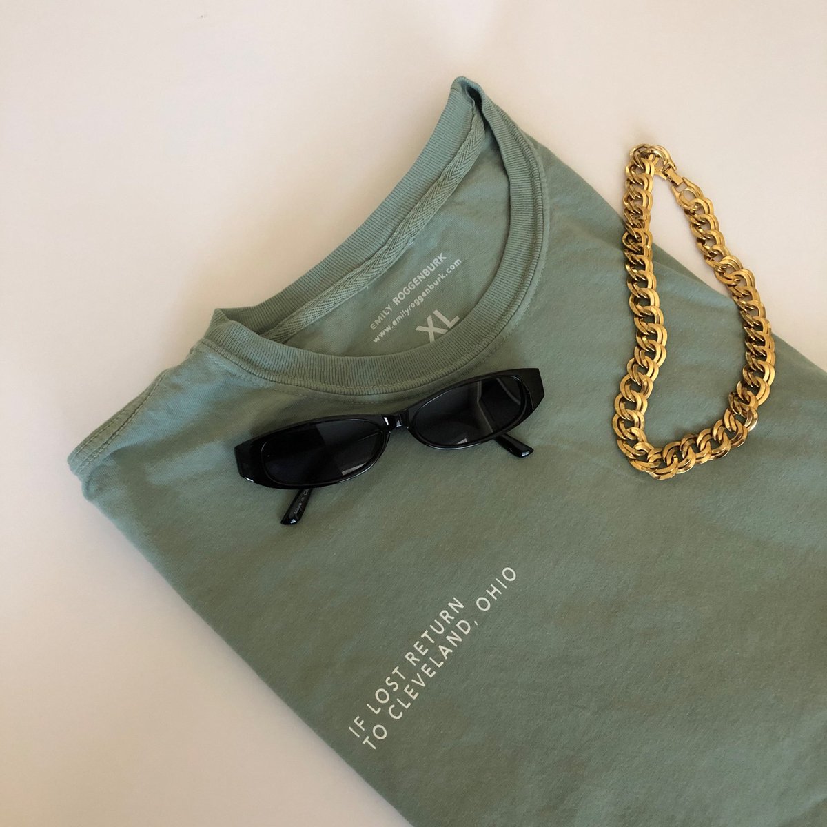 Happy Summer! Let’s do a giveaway to kick things off! Giving away a $100 gift card to EmilyRoggenburk.com 
RT to enter!!

+ use code Summer21 for 20% off everything all weekend!!!