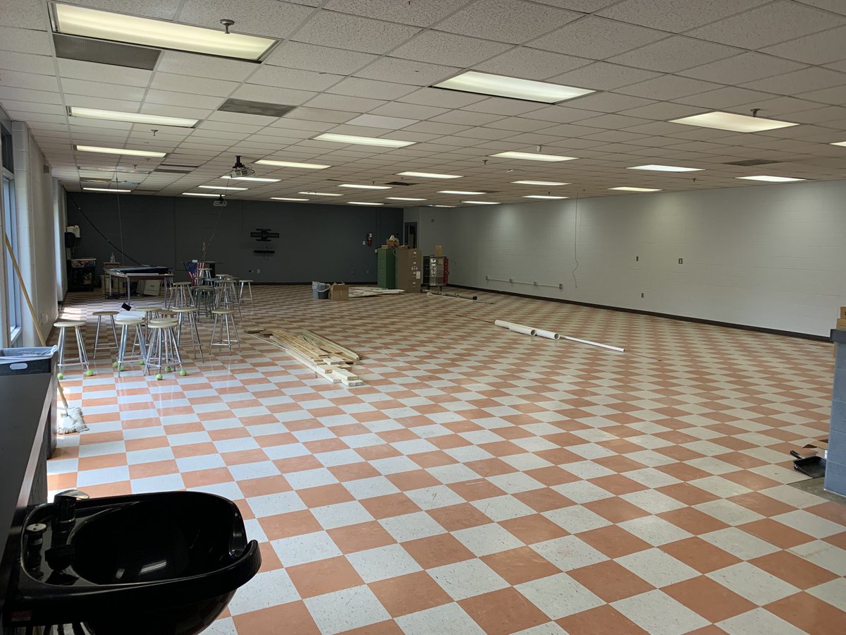 county_cte's tweet image. The future home of West Ridge Cosmetology II and III in ⁦@SullCoSchools⁩. Still a ways to go to be ready for Wolves in the Fall. Looking forward to seeing shampooing, cutting, styling, and aesthetics in our soon to be salon. #continousimprovements #CTEWorks