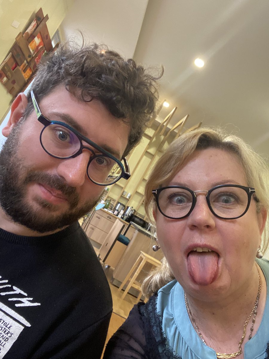 managyle's tweet photo. @BenjaminGarnaud @PascaleMousset @We_Forge Avec joie toujours au Top Ben, nous avons beaucoup apprécié ta présence, ton ouverture  et ton impertinence créative 🤸‍♂️💪
Rdv 2 juin @We_Forge Angers pour fertiliser nos communs 🔝💯 avec @WiseBand  🎸#banzaiiii #empowertheartist #letalentcasapprend #actingforchange https://t.co/mIh3l9GIa7