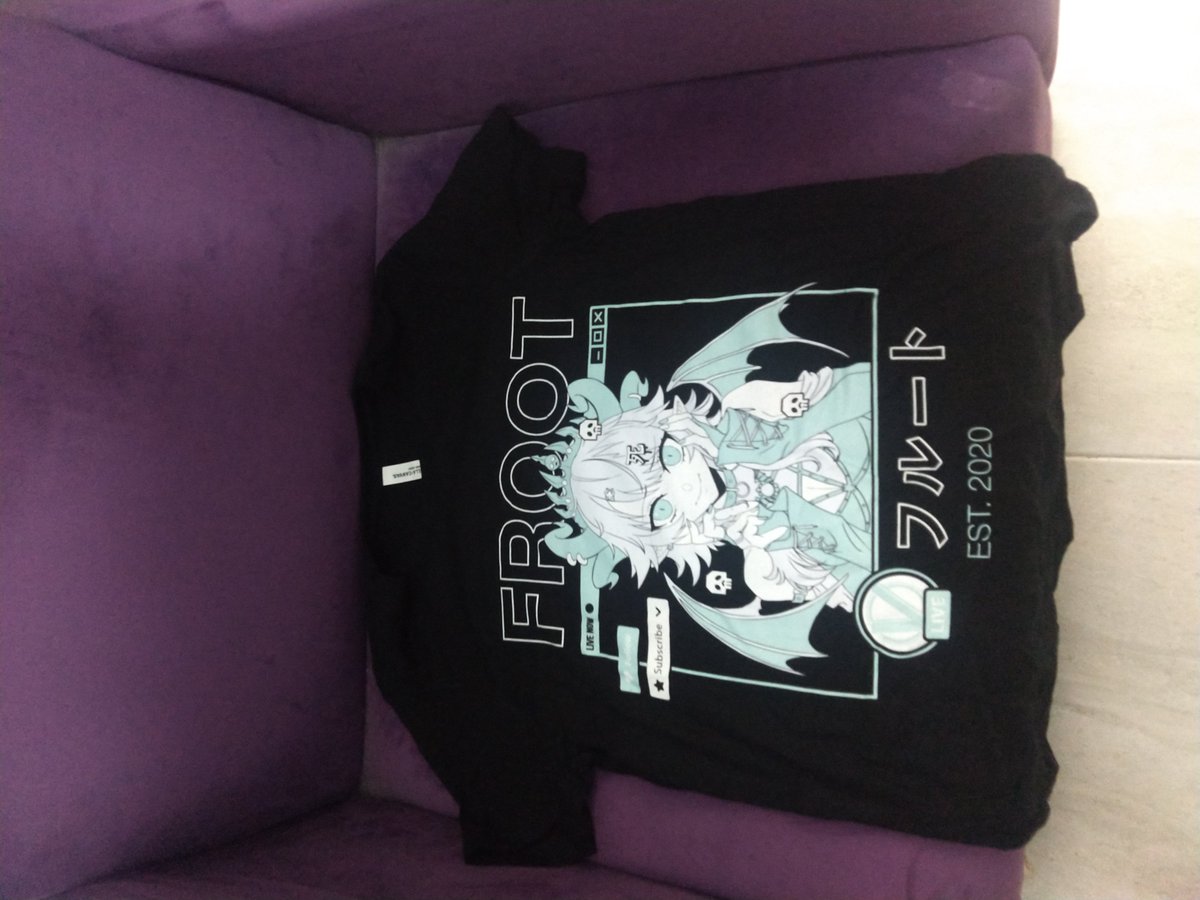 SonitaMaid's tweet photo. finally i get my shirts! @LichVtuber but the @zentreya one its wrong its in men type i was thinking i order them different, but no , :,c and i cant buy the @_Silvervale_ shirt QnQ
#dragonfroot https://t.co/7eq3NQNtRT