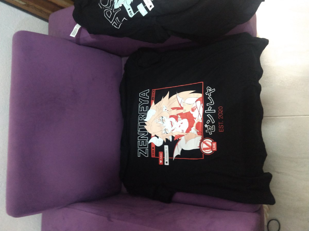 SonitaMaid's tweet photo. finally i get my shirts! @LichVtuber but the @zentreya one its wrong its in men type i was thinking i order them different, but no , :,c and i cant buy the @_Silvervale_ shirt QnQ
#dragonfroot https://t.co/7eq3NQNtRT