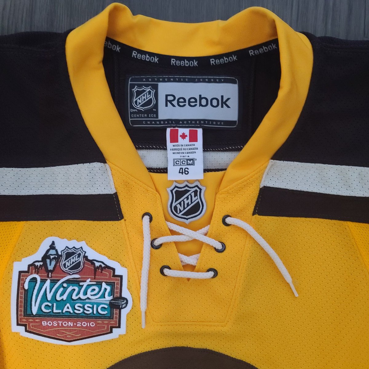 PVJerseys's tweet photo. ๐จNew round of #PVFinds coming Monday, here's my new addition!๐จ
Reebok On-Ice Authentic Boston Bruins 2010 Winter Classic Jersey! The Bs wore these against the Flyers on 1/1/10 at Fenway!
What's the latest addition to your collection? #PVFinds #PVsPC #NHLBruins #HockeyTwitter https://t.co/q6u5XfhWNR