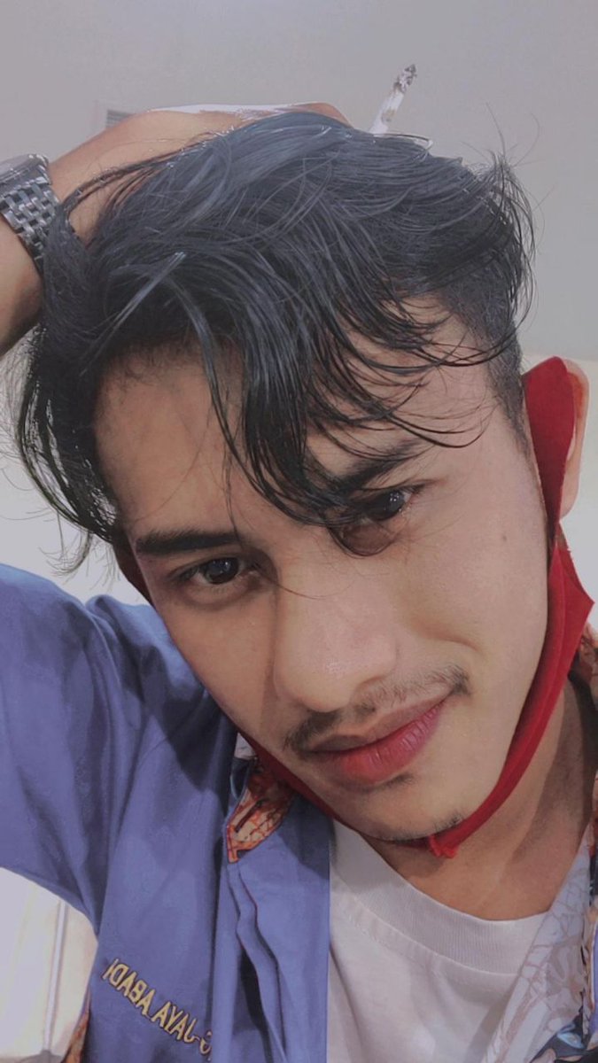 EdoJulianto7's tweet image. 90% kerja
5% di jalan
5% di rumah
Itu lah gw