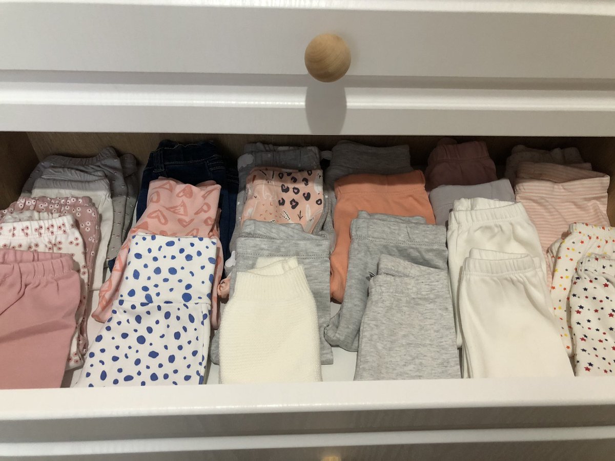 zynepceliik's tweet photo. Sevgili doğmamış yeğenim saatlerdir bunları ütülüyorum senin için o yüzden en sevdiğin teyzen benim haberin olsun 🥰🥰🥰 https://t.co/bxOmIlDb5O
