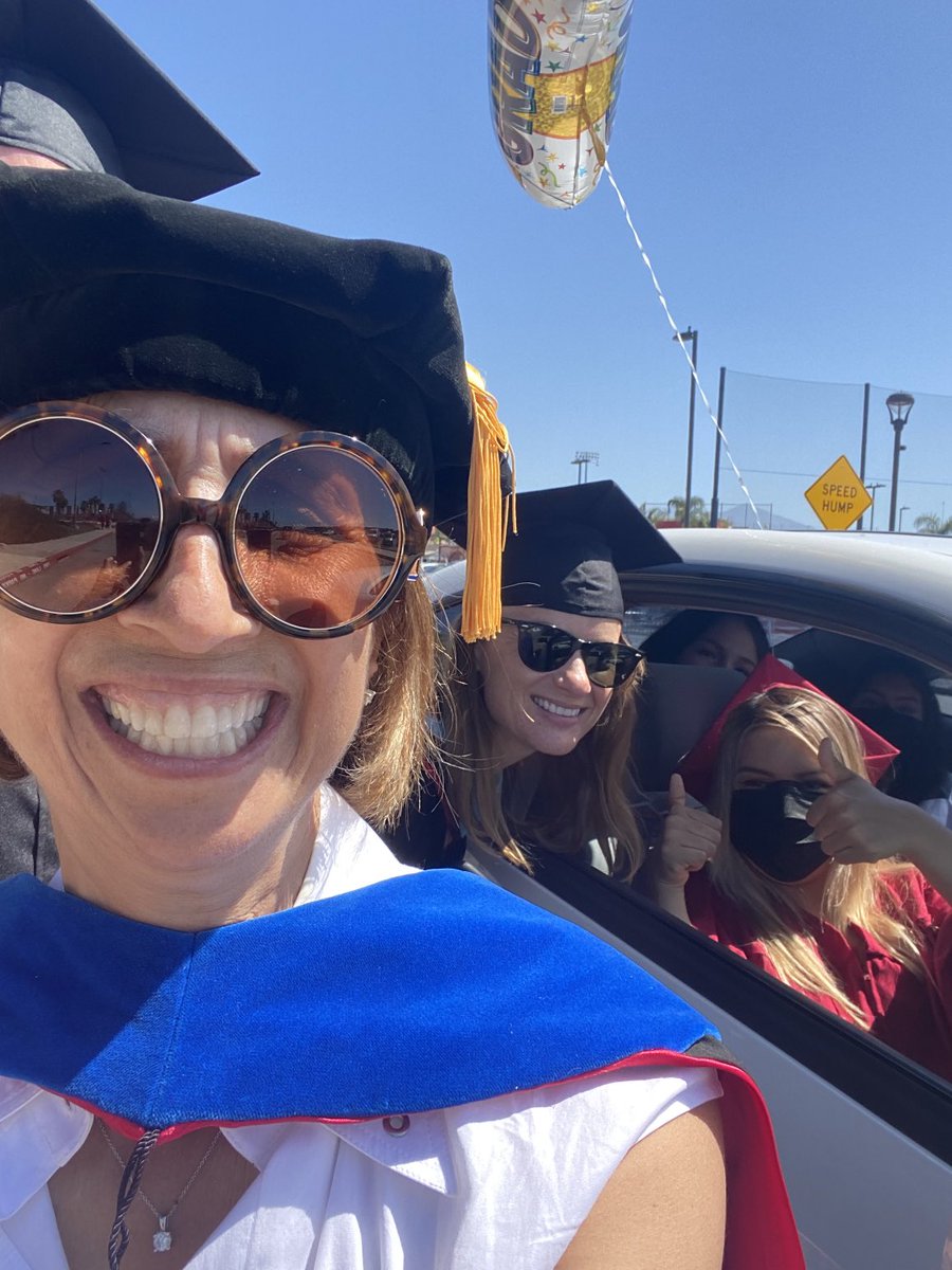 ParClassVoyager's tweet photo. #carmencement2021 ⁦@SaddlebackColl⁩ #congratulations #2021graduates https://t.co/yFKgZIFJgX