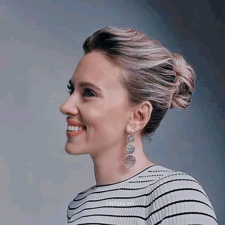 AdityaSinghh8's tweet photo. Best people @ChrisEvans #ScarlettJohansson https://t.co/5ERxPgRqIw