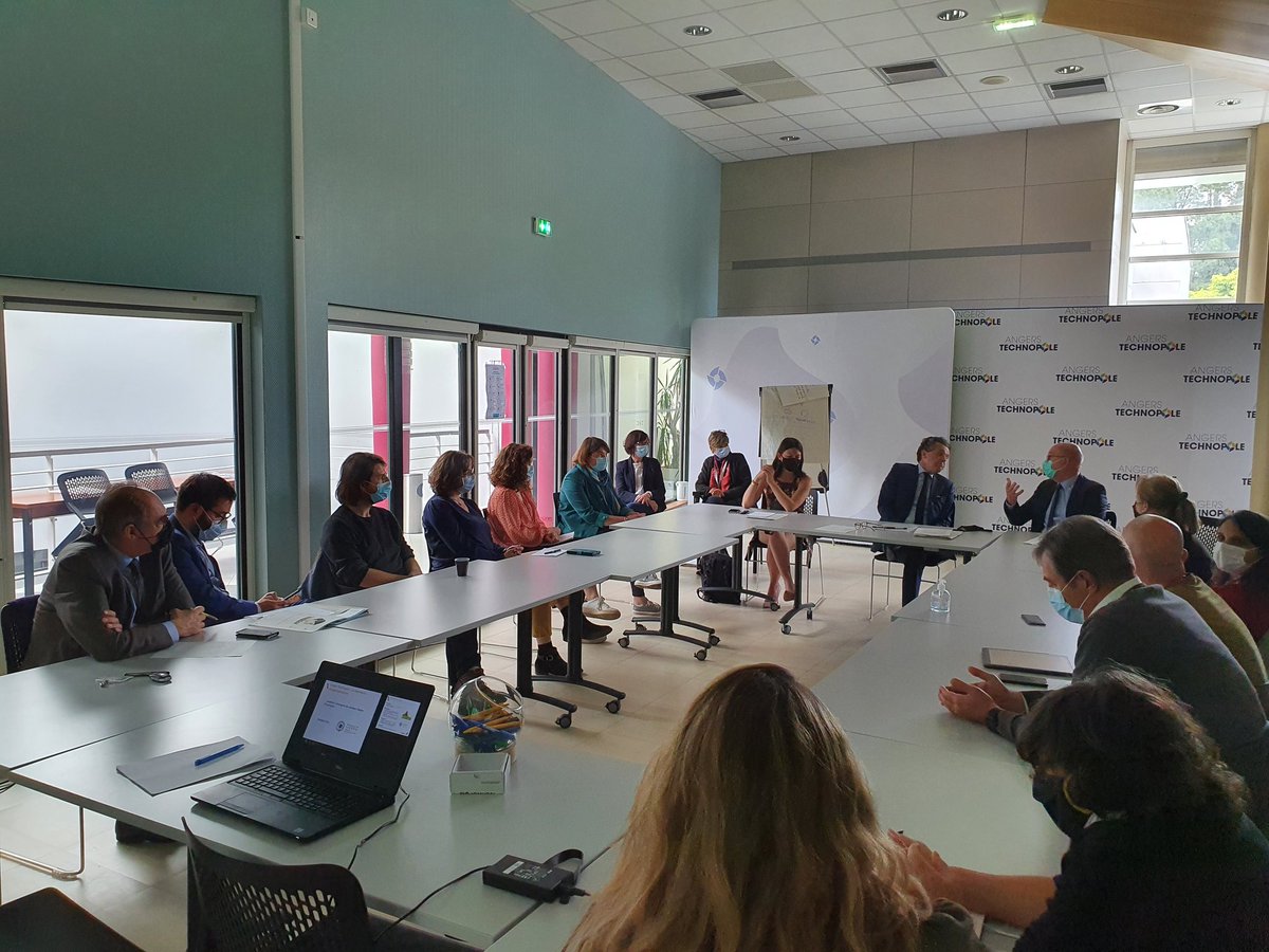 Visite et riche échange cet après-midi avec <a href="/ChristopheBechu/">Christophe Béchu</a> et l'équipe d'Angers Technopole. Belles perspectives pour l' #innovation et les actions technopolitaines en Maine et Loire !