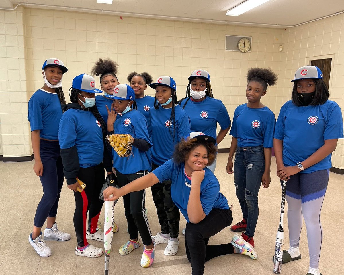 base_chicago's tweet image. Thank you to @CubsCharities for supporting our girls softball programming. #thecubsway #thebaseway #successliveshere ⚾️🙏🏽💪🏽💪🏽