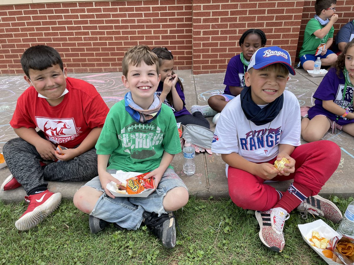 Elizabeth Vines tweet media