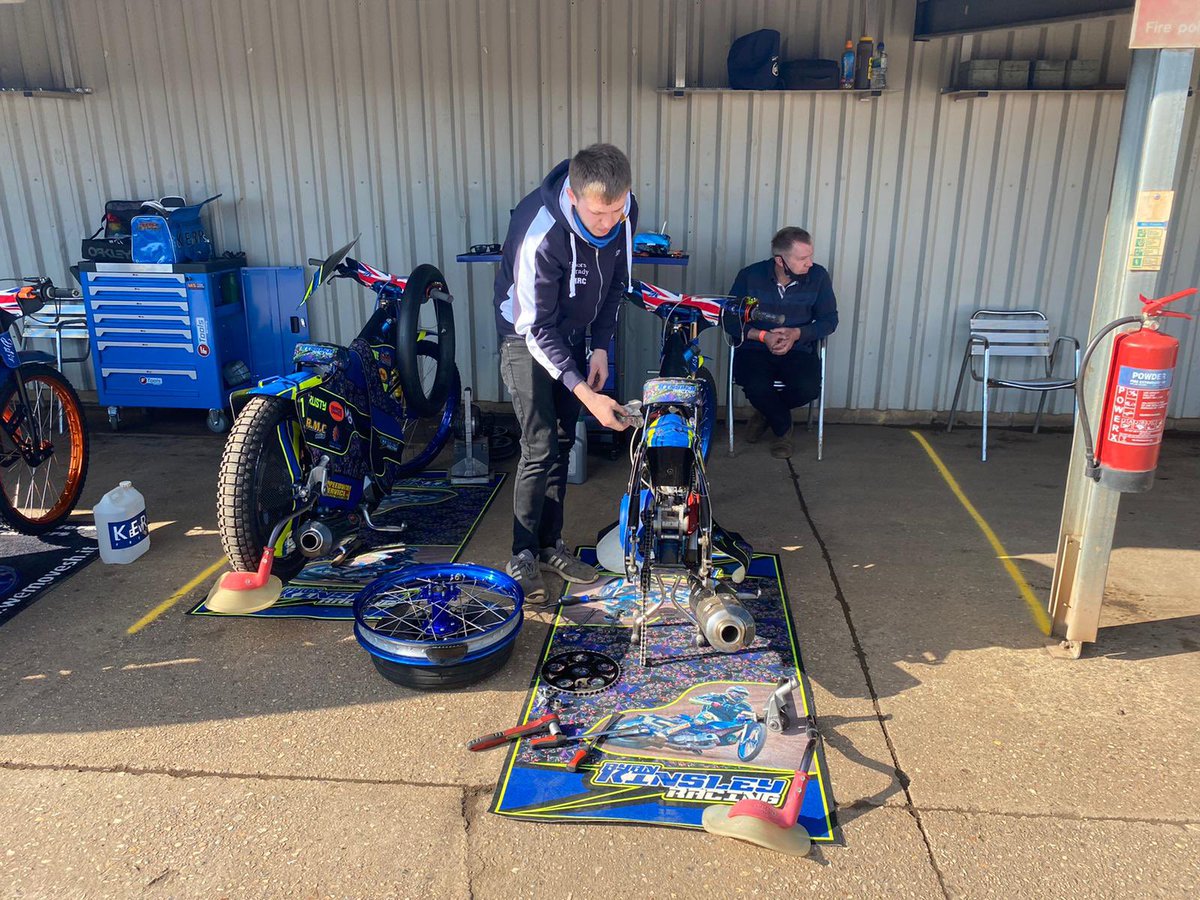 ⚙️ Tonight’s programme cover star Ryan Kinsley gearing up ready for tapes-up! 

<a href="/RacingKinsley/">Ryan Kinsley Racing</a> | #OurStars⭐️