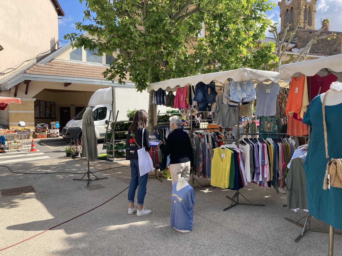 MaloTricca's tweet photo. A #Bessenay et #Condrieu aujourd’hui pour la campagne #AURALP avec @BrunoBonnellOff
▶️rencontres sur les marchés
▶️visite d’entreprises industrielles
Notre région doit accompagner la formation et faciliter l’arrivée des crédits du plan de relance dans les entreprises ! https://t.co/fUY0SMkWGw