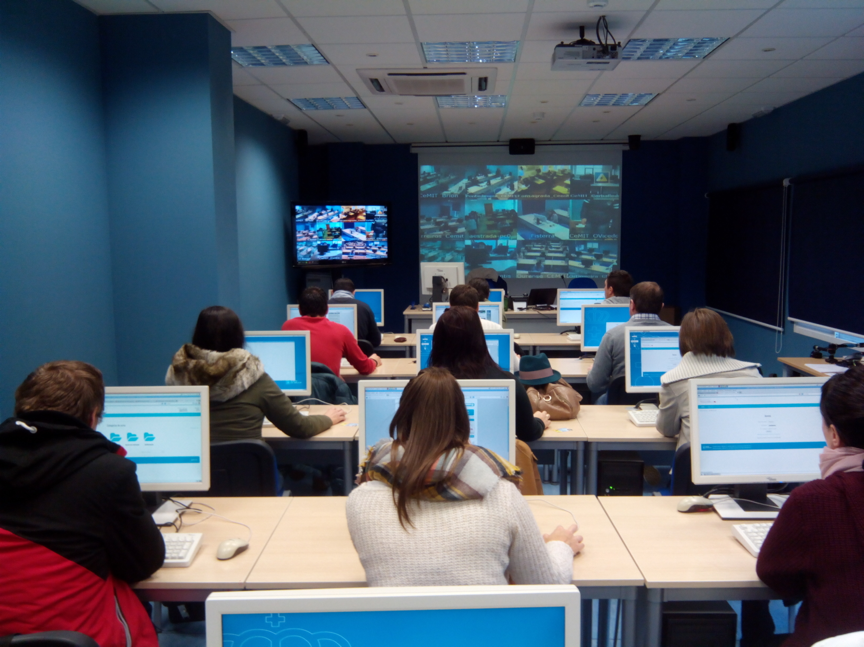 amtega's tweet photo. 👀 Achégate á Rede #CeMIT para coñecer a nova programación de seminarios online #SéniorsActivos durante este verán en colaboración co aliado dixital #Fegaus para animar aos nosos maiores a un maior e mellor uso da tecnoloxía.
👉Toda a información aquí https://t.co/TF1Ht9VaYz👈 https://t.co/3IfdSP216p