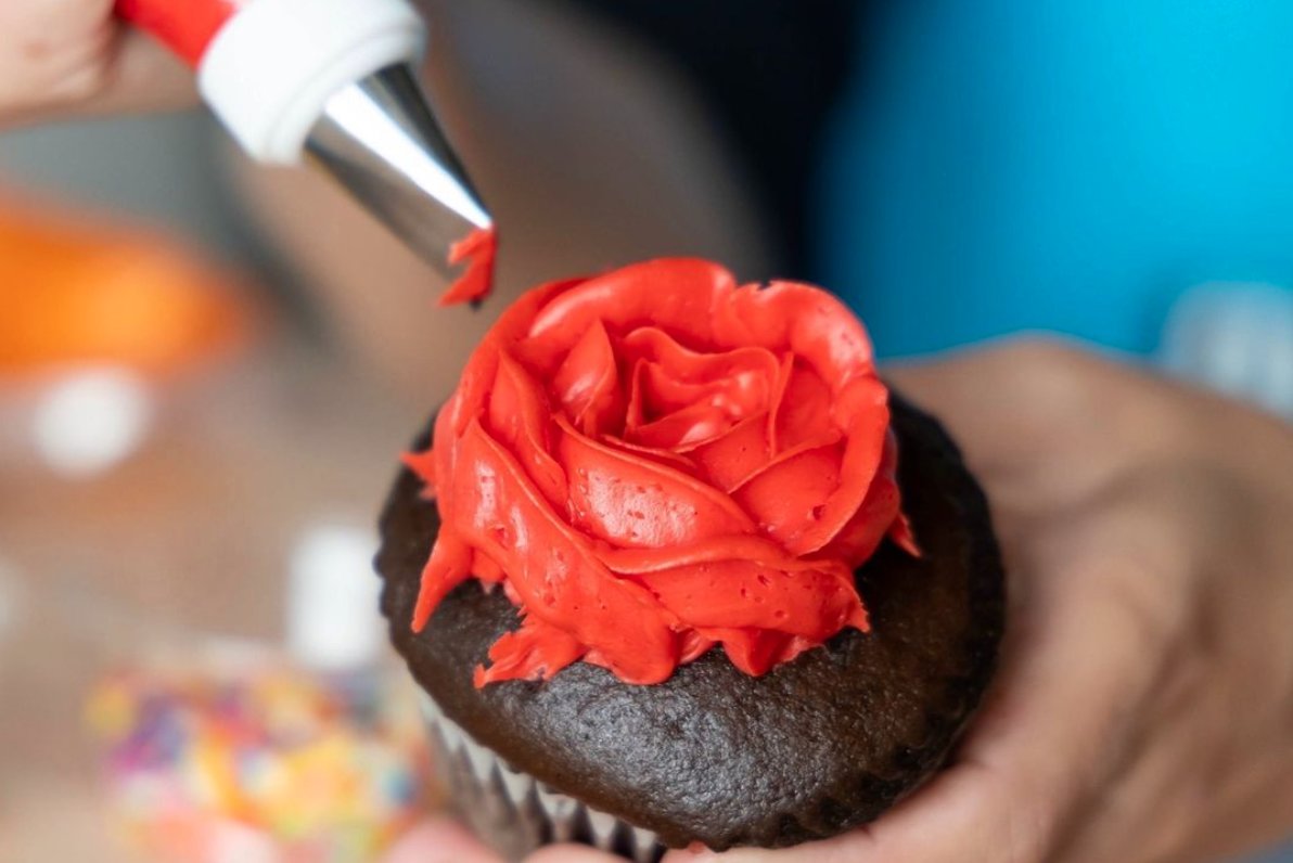 EdgewaterPublic's tweet photo. You're invited to a cupcake decorating class with My Make Studio! https://t.co/QUlw55A7RZ @YelpColorado https://t.co/YtSdvAi9Xr