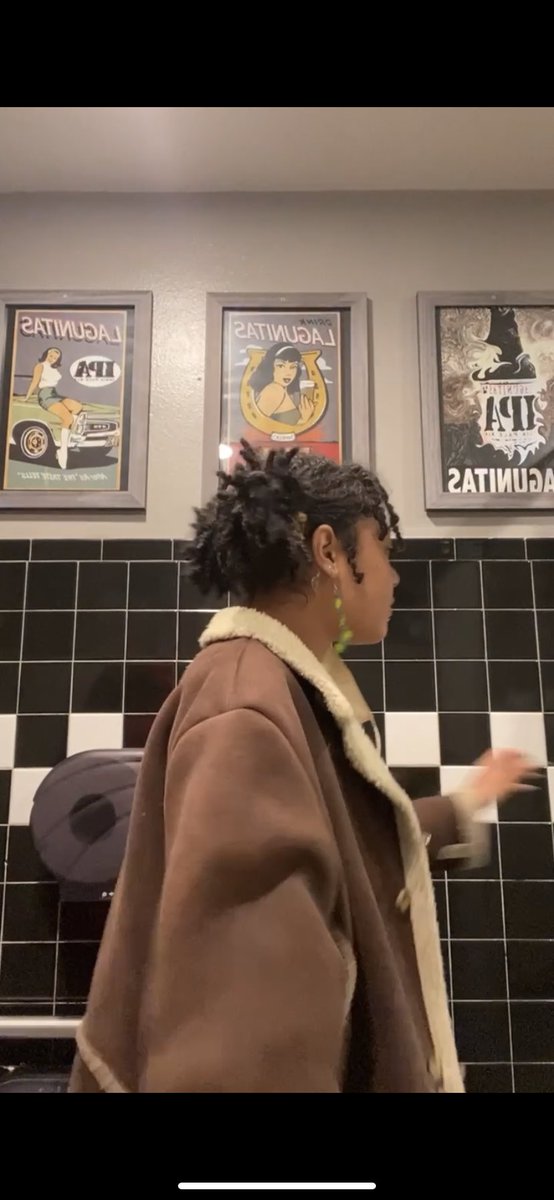 devyntylerr's tweet photo. my manager told me i look like this wearing my big brown jacket and i thought it was funny, until my other coworker adds on a little racism relating me to the monkey 😀 https://t.co/PVLYrgR4tO