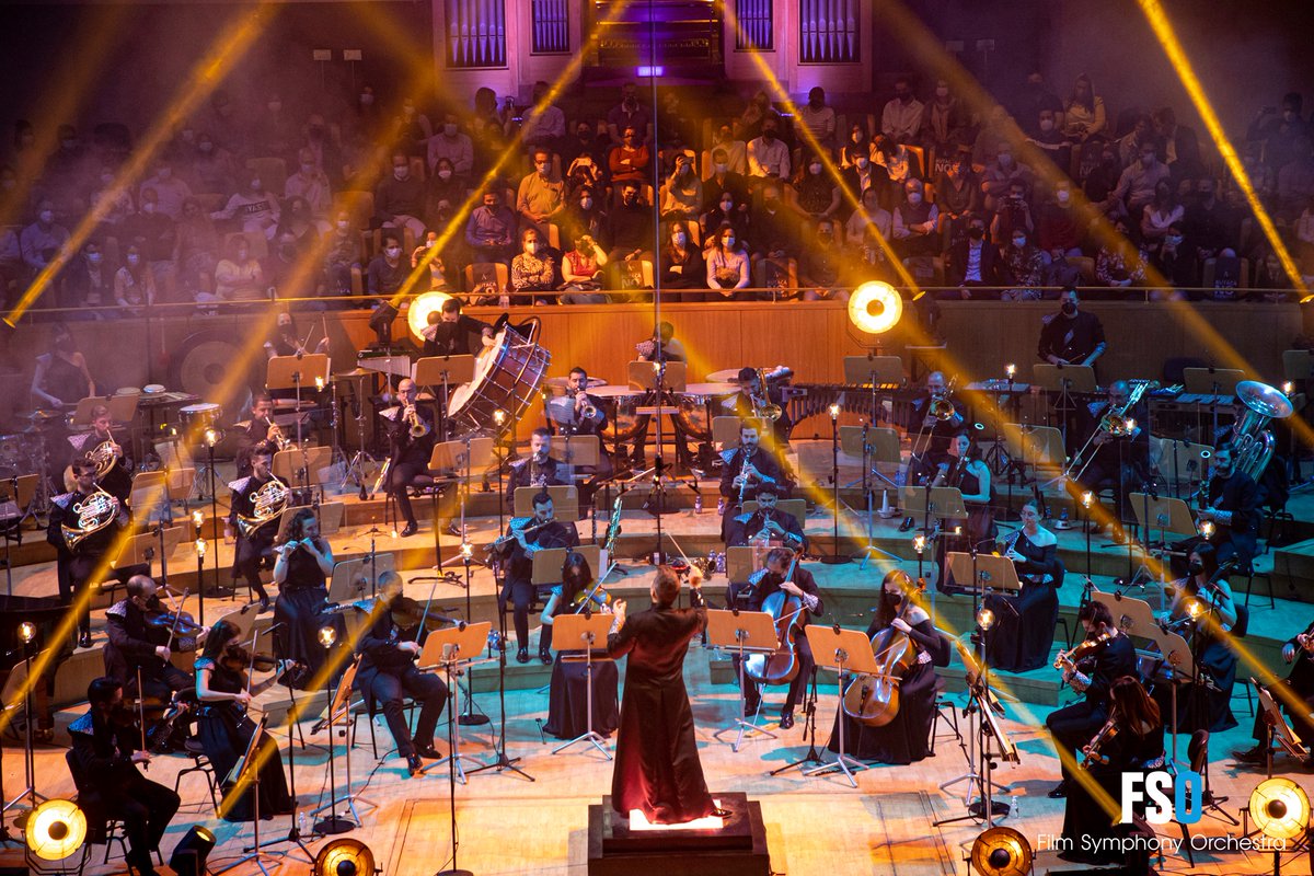 FilmSymphony's tweet photo. 😱  Te contamos un secreto: 🛸  Nuestra tripulación está a punto de dar la orden para aterrizar en #Madrid, así que, si no te quieres perder la ocasión de escuchar la mejor música de cine en concierto, aquí puedes comprar tus entradas para este domingo 👉🏼 https://t.co/GMRFa1u9Jh https://t.co/xv4iXe0ROv