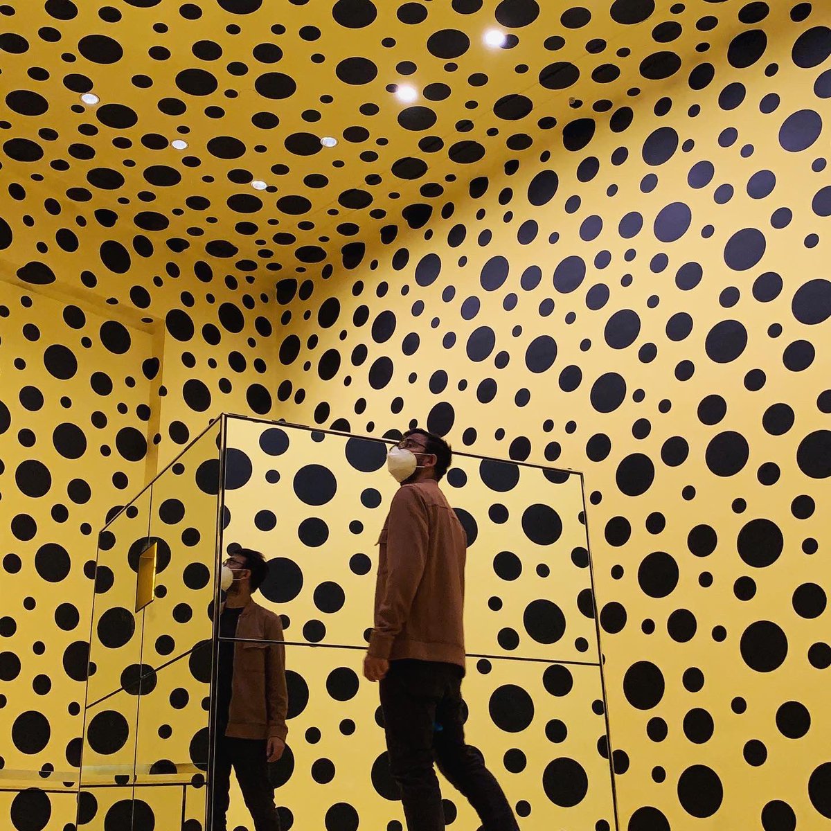 SoelBhowmick's tweet photo. Went for therapy. 
Yayoi Kusama made this year better than anyone else. 

@gropiusbau https://t.co/KWehLziY3q