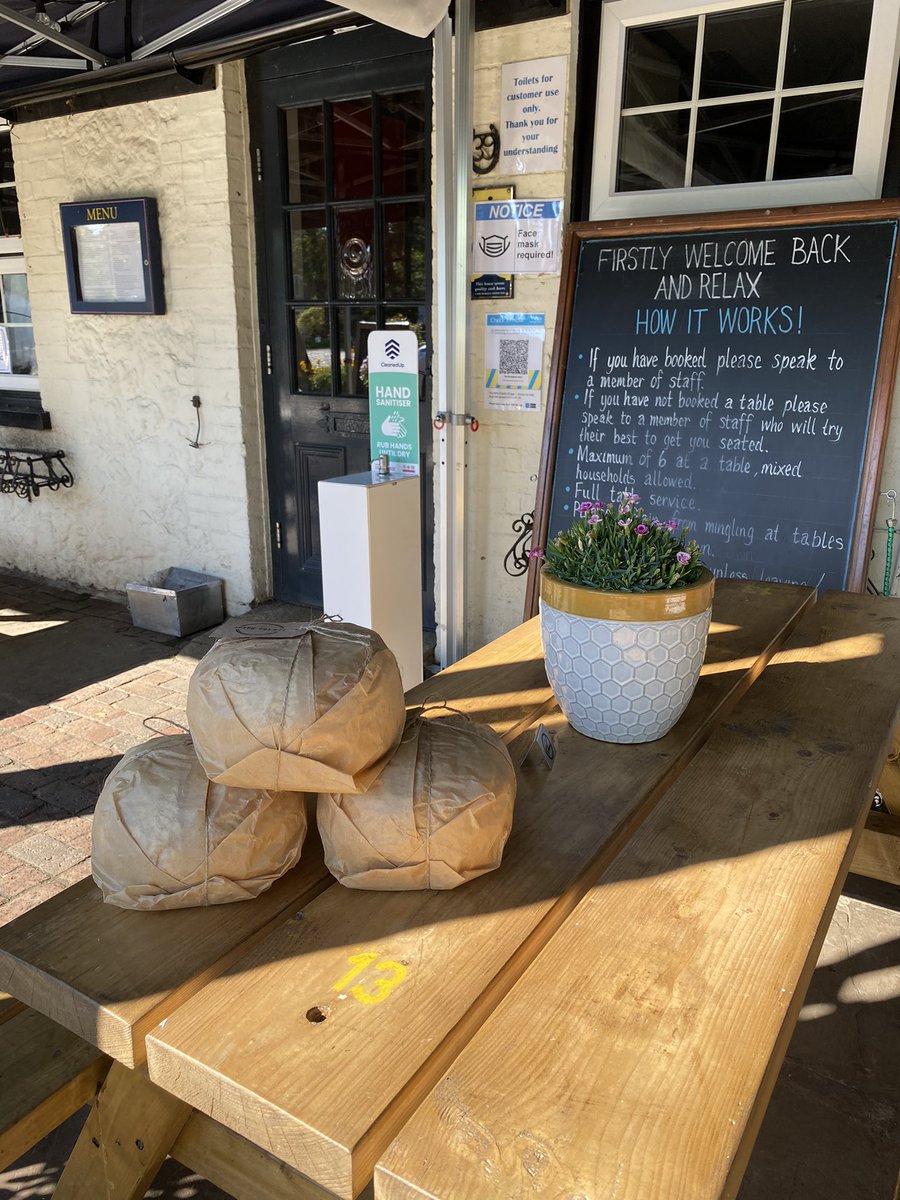 I’m so excited! Fresh bread waiting for me at the pub this morning, still warm and smelling fantastic! Start of a new partnership with another small local business <a href="/leo/">Leo</a>.thebaker Watch this space for more info! #newpartnership #freshbread #supportlocal #supportsmallbusiness