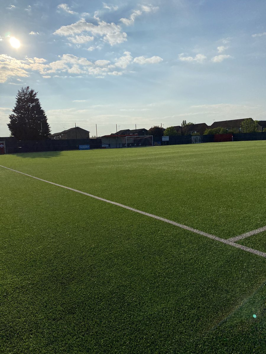 Lovely evening for some association football! ☀️🏆🇪🇸

#HalaTivo #RoadtoBowers #UpfortheCup