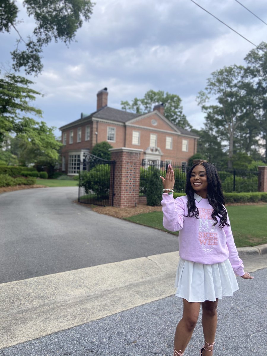 Ariellee____'s tweet image. often imitated, never duplicated...

The legacy BEGINS now 💕💚 
#1908 #aka1908 #quadclub #spring21