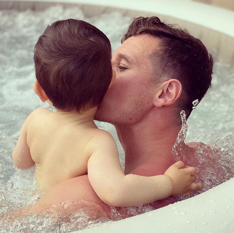 flothauvinfan26's tweet photo. Flo vient de mettre cette magnifique photo avec Alessio « Hijo ❤️ »
@FlorianThauvin
#florianthauvin #flotov #ft26 #teamom #teamedf #teamthauvin #olympiquedemarseille #equipedefrance #lestigres #football #marseille #liguamx #fierdetrebleus #estoyestigres https://t.co/4xhMcjEjYs