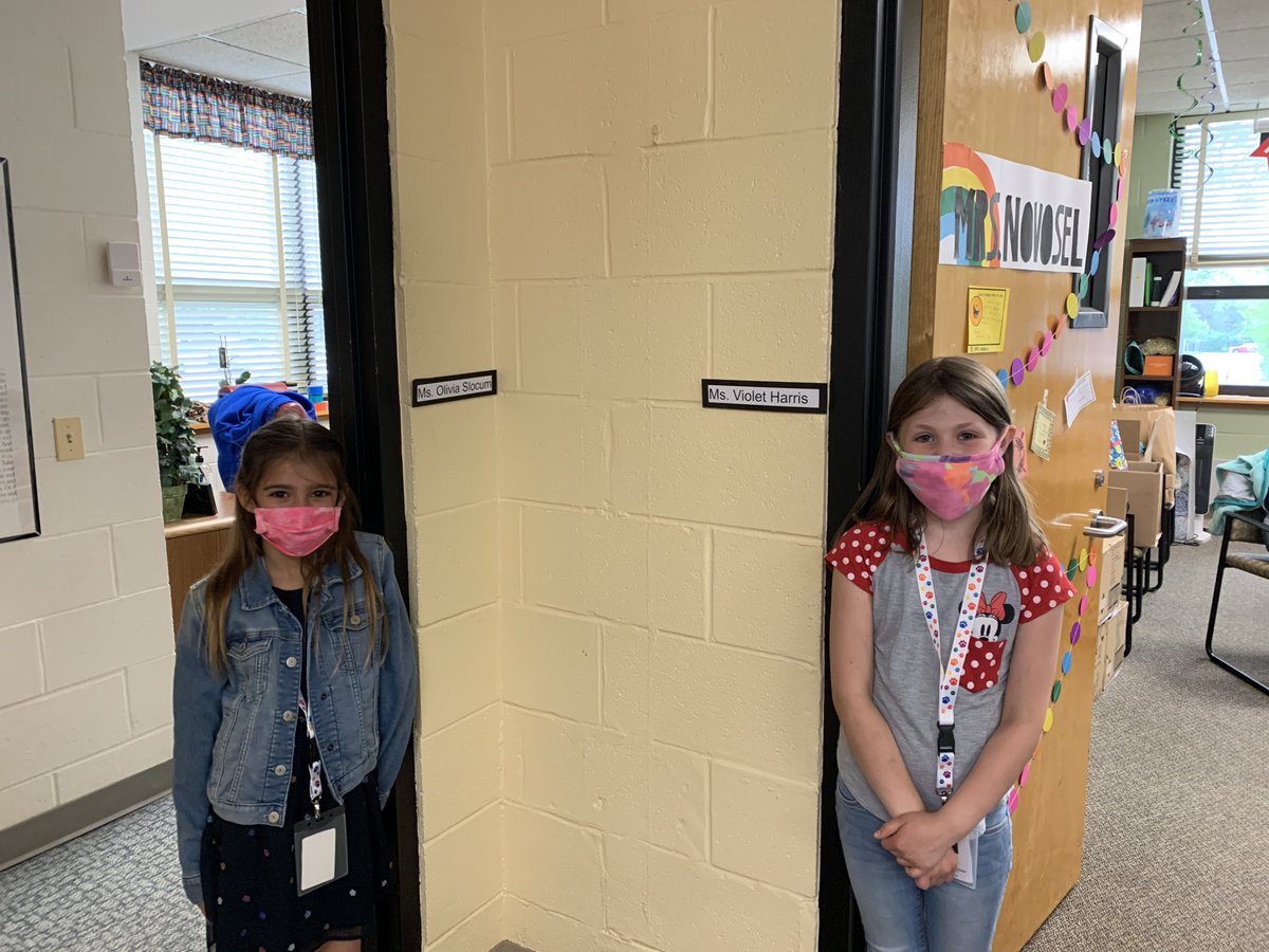 Our "Principal" and "Assistant Principal" for the Day were very busy this morning! They did an awesome job taking care of everything Lester. 🙌💙💛😄 #dg58pride #le58rocks