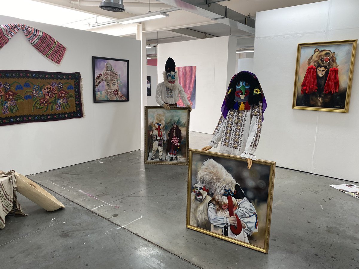TangeUK's tweet photo. BA #FineArt students were able to receive studio tuition & practice on campus at least one day per week during the pandemic. The degree show is exceptionally high standard. Their joyful body language & beautiful artworks have expressed it so powerfully!
#BeTheChange #UELconnected https://t.co/qfOlBxqWtT