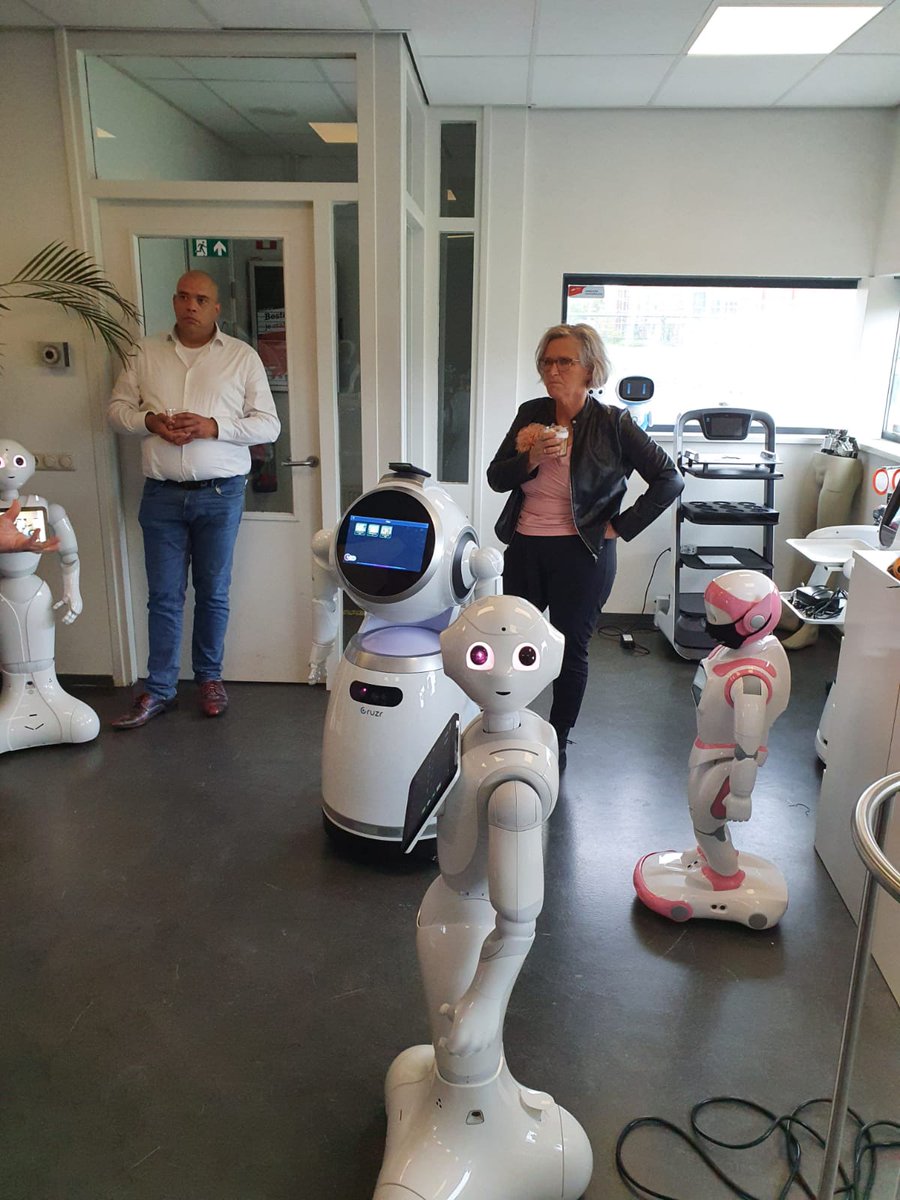 irnahoi's tweet photo. Wat een sociale robotica speeltuin bij #smartrobotsolutions We zijn onder de indruk. @AmarisZorggroep stapt verder op de weg van #innovatie https://t.co/fuXm9JTqR3
