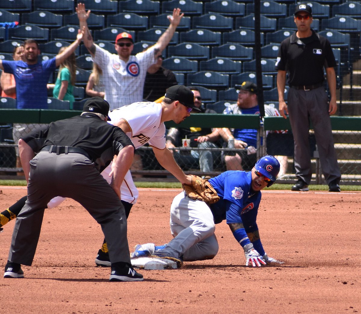 Evanator03's tweet photo. @Cubs flew the W after a crazy 3rd inning and a steady few innings after.  Javi Baez slides to 2nd after some wizardry between home and 1st https://t.co/oeHnFSBZU5