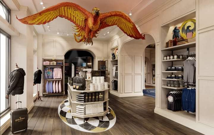 Hogwartssite's tweet photo. Primer vistazo a la primera tienda oficial de Harry Potter EN EL MUNDO, con sede en Nueva York. Abrirá sus puertas el 3 de junio, tendrá tres pisos y quince áreas diferentes, y algunos artículos serán exclusivos del lugar 😍 https://t.co/XoNYb2aS8V