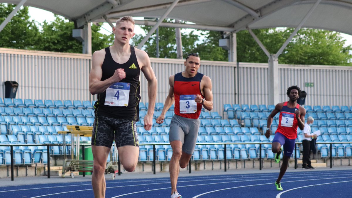 AthleticsWeekly's tweet photo. Lee Thompson: "I felt really good until 350m when my legs fell off. It was a big season’s best despite the fact that my left contact lens fell out on the final straight so I was a bit blindsided!" 

📸 @James_Athletics 

#ManchesterInvitational https://t.co/XFeqaQDgsU