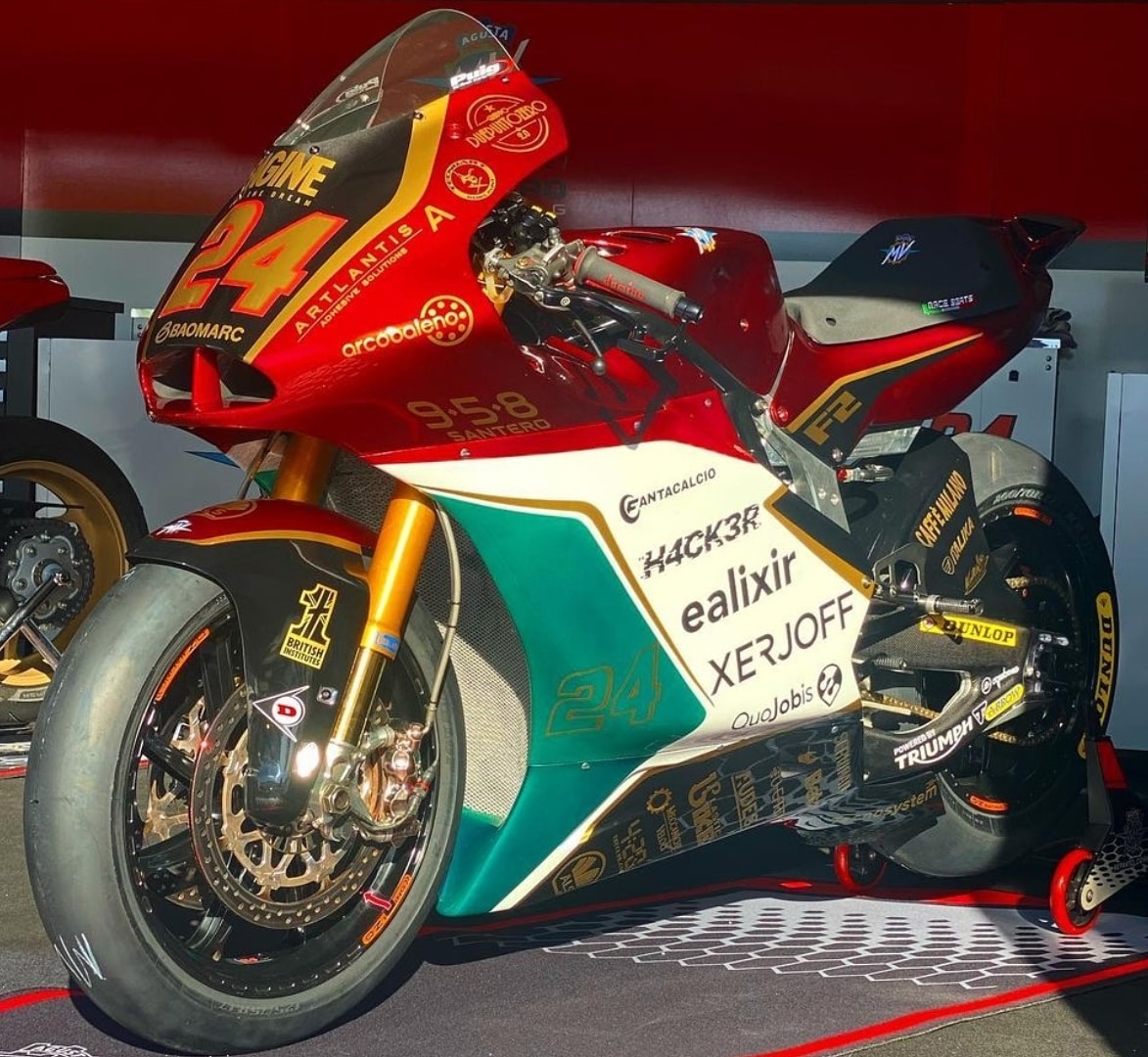 P300it's tweet photo. #Moto2 | In occasione dell'#ItalianGP, anche il team #forwardracing #MVAgusta utilizzerà una colorazione speciale sulle moto di #Baldassarri e #Corsi.
@MotoGP #MotoGP @ForwardRacingGP #mugellocircuit @simonecorsi2424 @7balda https://t.co/JVQVzbrMHp