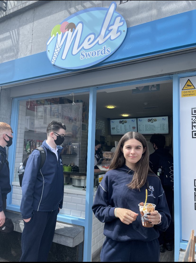 swords_cc's tweet photo. Third years enjoyed another day of fun with a trip to the beautiful Swords village for ice cream 🍦 Swords Castle 🏰 and frisbee in the park 🌳! 

#SCC #SwordsCommunity #Loveyourtown https://t.co/HWAa8JOrOX