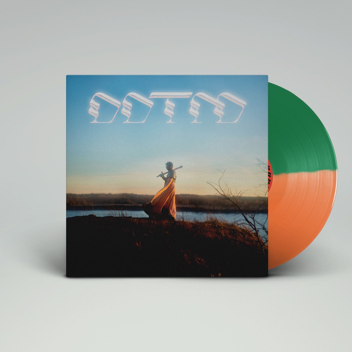 The new <a href="/Foxing/">Foxing</a> LP “Draw Down the Moon” is out August 6th via <a href="/hopelessrecords/">Hopeless Records</a>. #SmartpunkExclusive on translucent orange and green split vinyl, strictly limited to 300.