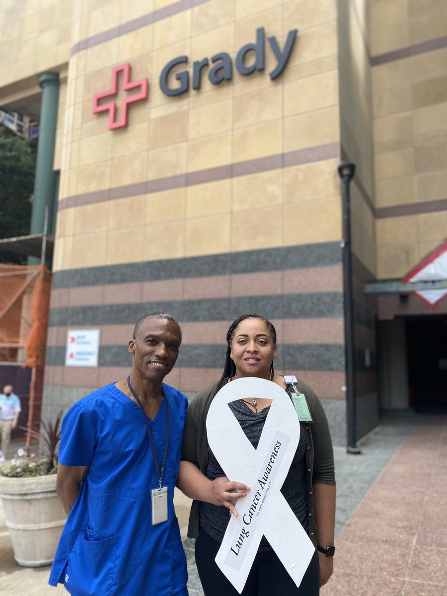 chrisdraft's tweet photo. Quick stop by @GradyHealth this morning to drop off a #whiteribbon @TheWRP4LC @NLCRTnews @AmericanCancer #CrucialCatch #lungcancerawareness #lungcancerscreening #thewhiteribbonproject #madewithlove #givenwithlove #ATL https://t.co/FExzVy2ny6