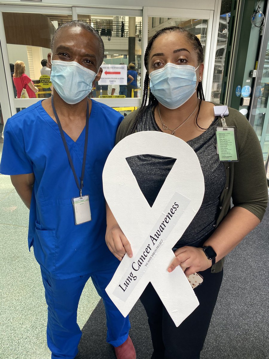 chrisdraft's tweet photo. Quick stop by @GradyHealth this morning to drop off a #whiteribbon @TheWRP4LC @NLCRTnews @AmericanCancer #CrucialCatch #lungcancerawareness #lungcancerscreening #thewhiteribbonproject #madewithlove #givenwithlove #ATL https://t.co/FExzVy2ny6