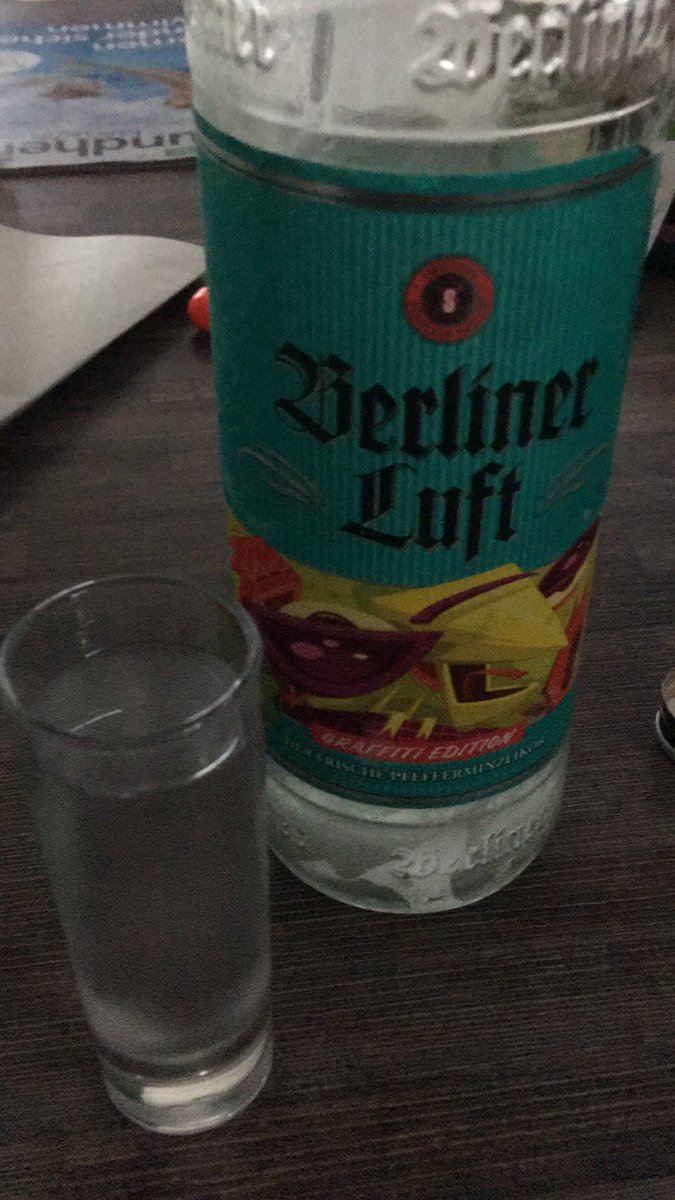 dieesmarker's tweet photo. Prost, auf einen scheiß Tag! https://t.co/tYmMLYAK8g