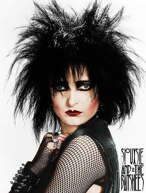 Happy birthday SIOUXSIE SIOUX!
(May 27, 1957) 