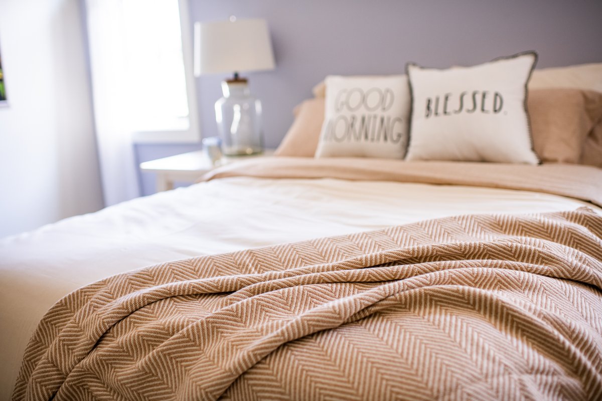 American Blossom Linens tweet media
