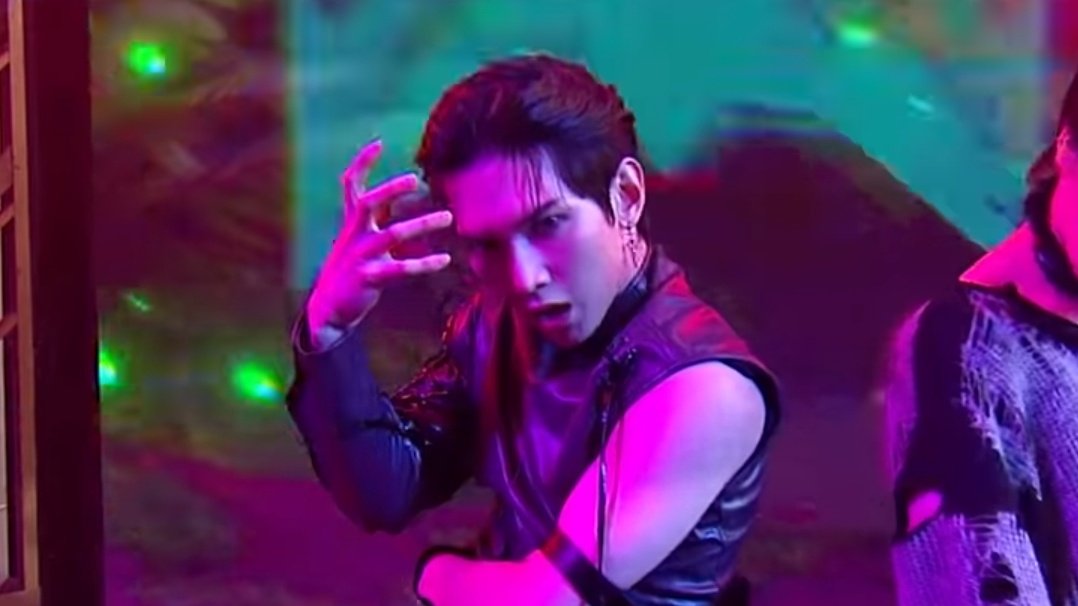 there is a relation between yeosang and mask because he does this move very often