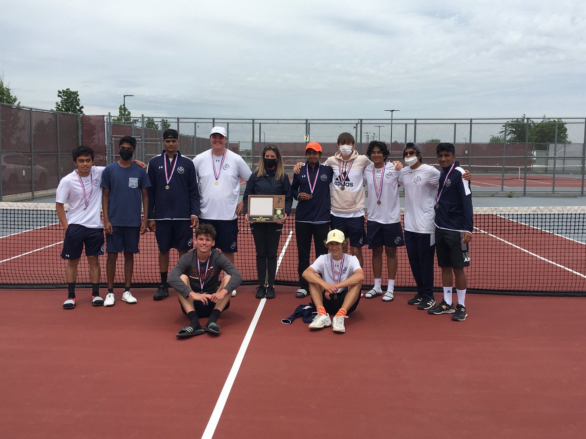 OEHS_GoWolves's tweet photo. Congrats to the Oswego East tennis team from bringing home the SPC championship! https://t.co/foftplTbzs