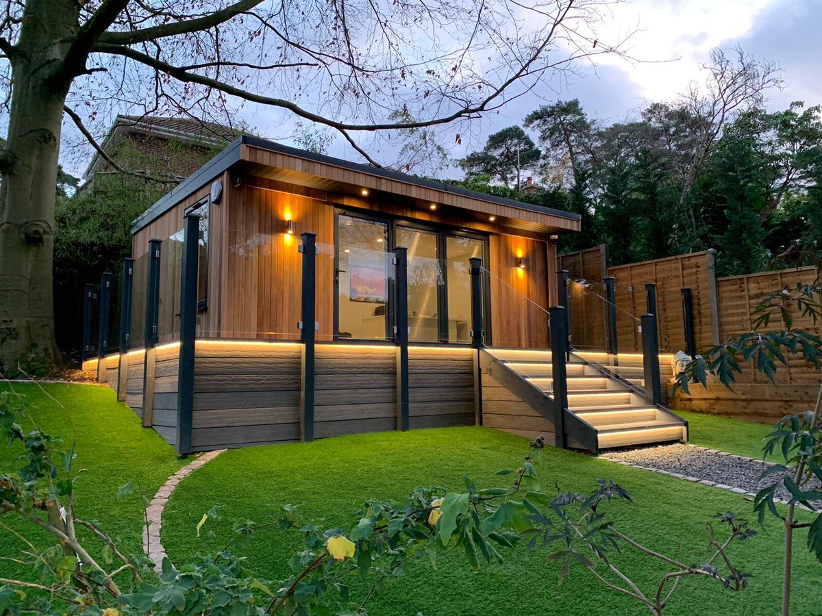fmbuilders's tweet photo. This striking garden room by @Oakstons has won the Small Renovation Project award at the Southern Counties #MBAwards. 😍 This #MasterBuilder designed &amp; built the room &amp; overcame the challenges of a sloped site &amp; late changes to the project. It looks like a perfect place to relax! https://t.co/fFQjB7GDDg