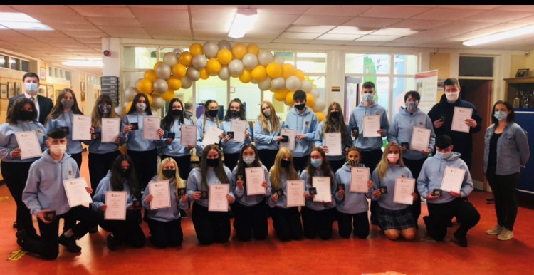 OaklandsCC's tweet image. TY graduation today! There were lots of surprises such as hoodies, an ice cream van &amp;amp; cupcakes.They also received TY certificates in an online ceremony. Some students received their Bronze @GaisceAward  &amp;amp; TY students of the year are Robyn Prendergast and Evan Farrelly.