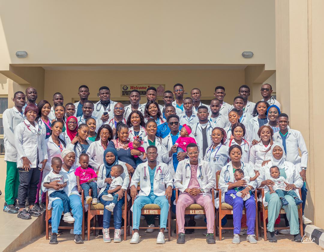 the27thiconics's tweet image. We did it!!
We won!!
We are resilient!!
We are Icons!!!!

27th on the 27th.
#Echoke