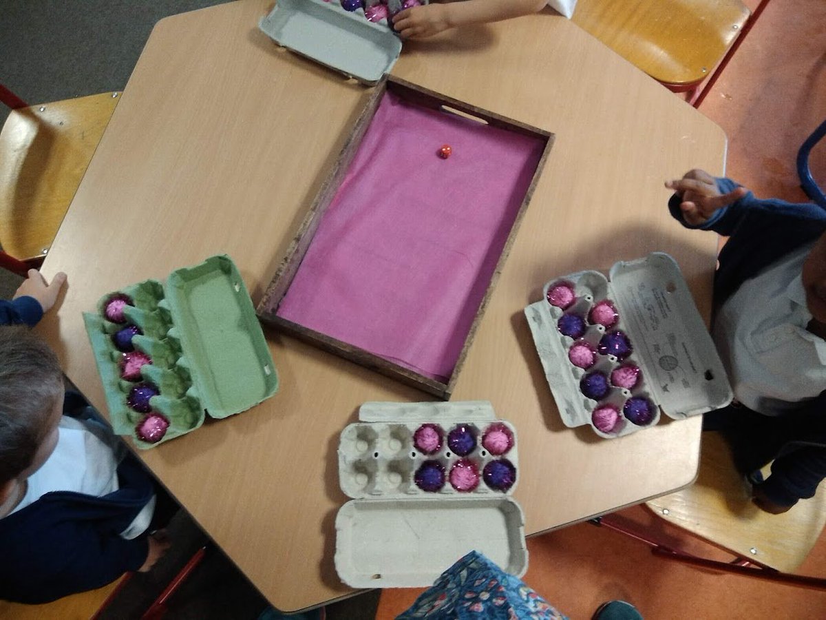 Pass it on, with purple and pink pompoms + patterns