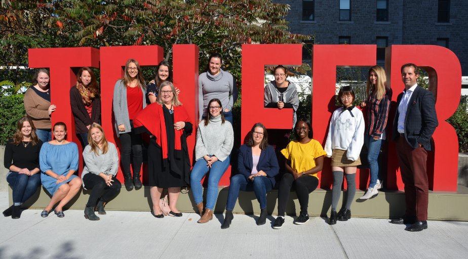 Telfer_UdO's tweet photo. Merci de contribuer à la campagne Investir autrement et intelligemment qui permet d’améliorer l’expérience étudiante et de réaliser notre vision pour un Canada #PlusVert, #PlusEnSanté, #PlusHeureux et #PlusProspère. 

Donnez à #TelferPourUnMeilleurCanada : https://t.co/EriPNKOCsm https://t.co/QJrg5FQmAE