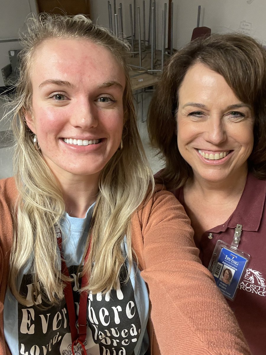 AngelaSmyers's tweet photo. These ladies joined AMS with big smiles &amp; huge hearts. They have worked hard &amp; embraced every challenge the year. I’ve learned more from them than I could possible have offered. Proud to have worked side-by-side with these bright minds. #YouMatter @MsFergusonELAR @AMS_HopeLee https://t.co/UOyzSSugbu