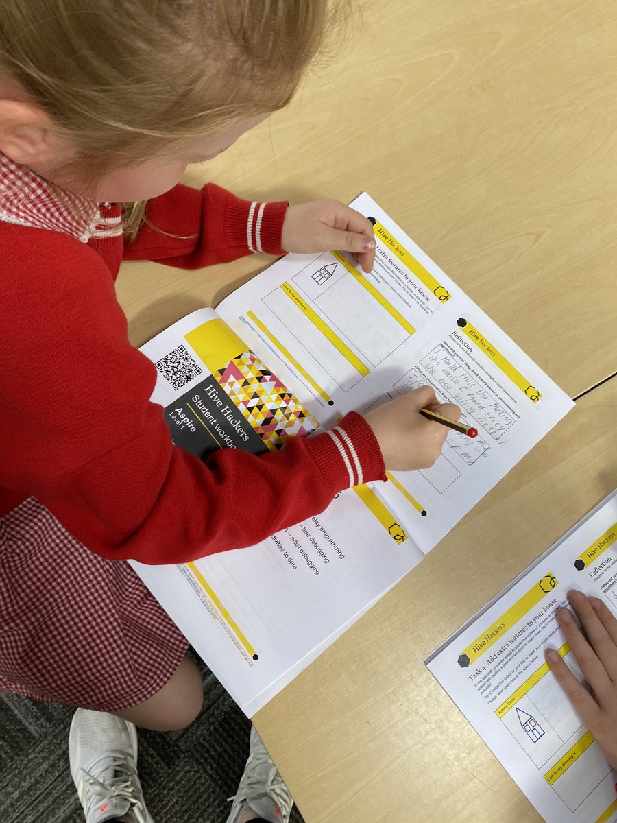 narelle_allen's tweet photo. #Reflection is key 🔑 - in today’s session, year 3 students reflected on all they had learnt and documented what they were #proud of : not giving up, being #resilient  and #trying their hardest! #FutureGenerations  #workforce of the #future! @codeorg  @TeachCode  @TeacherToolkit https://t.co/eK6gO2pQLt