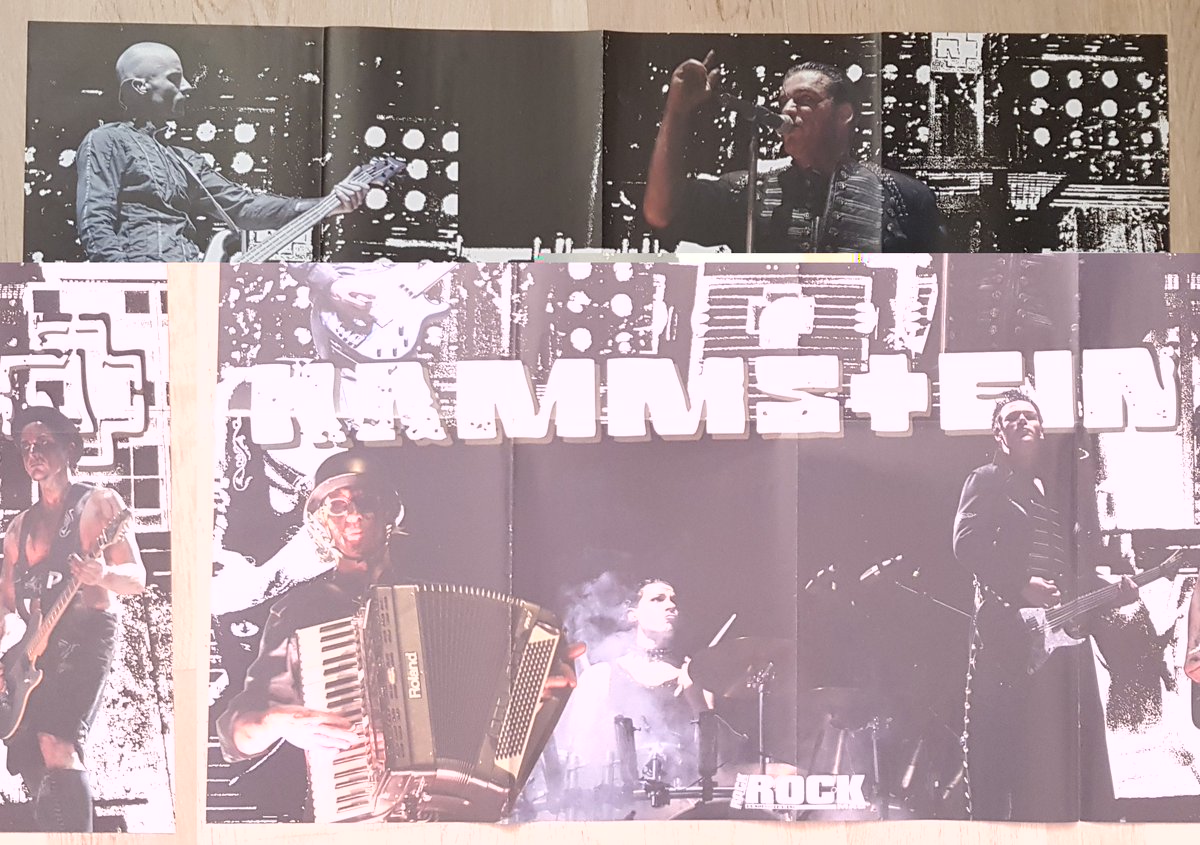 Kamehwabunga's tweet photo. Tri des papiers qui, au milieu de 2 avis d'impôts, fait ressurgir le milieu des années 2000 et la pleine époque de la Team Nowhere avec un Rock Sound 🎸🎙

(poke @LouysRobin) https://t.co/jXqp8Icu3g